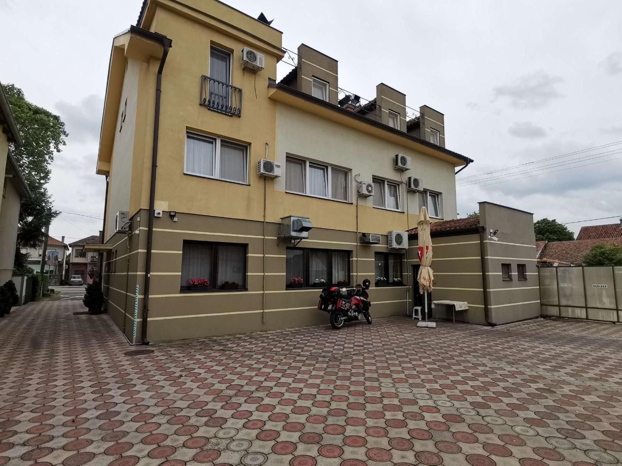 Hotel Vila Sunce Stara Pazova Ngoại thất bức ảnh